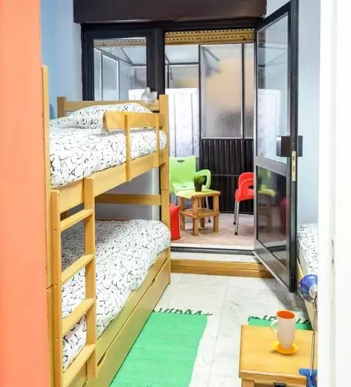 Hostel White Town