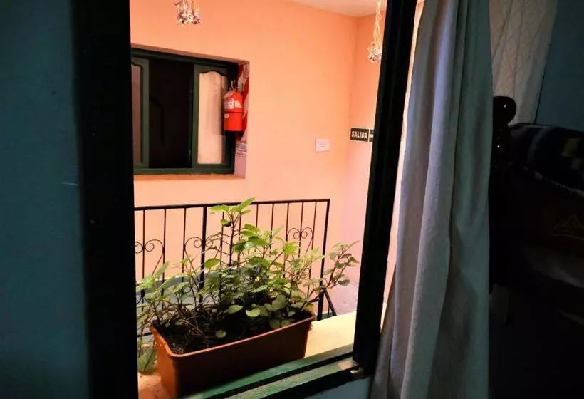 ホテル Hostal Milmahuasi Iruya