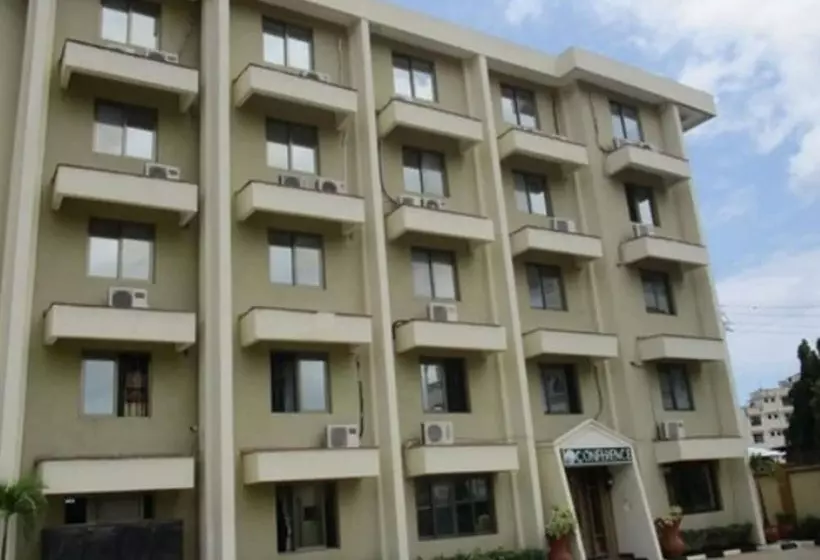 هتل Jambo Village