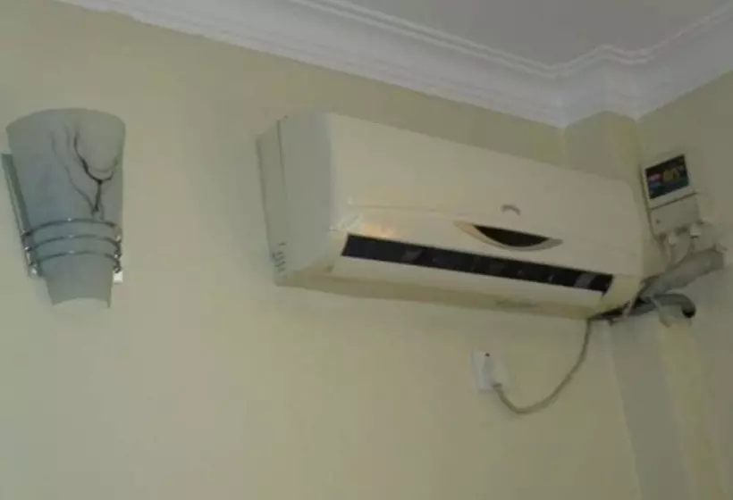 هتل Jambo Village