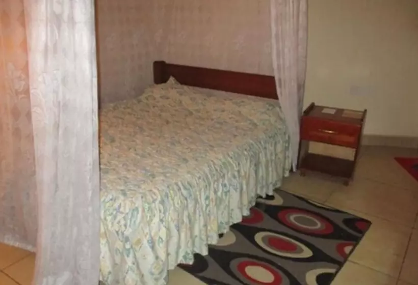 هتل Jambo Village