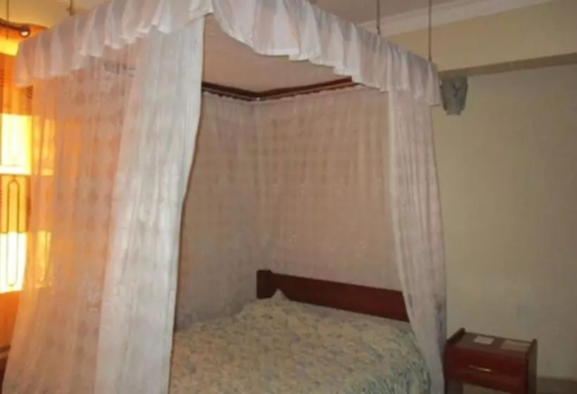 هتل Jambo Village