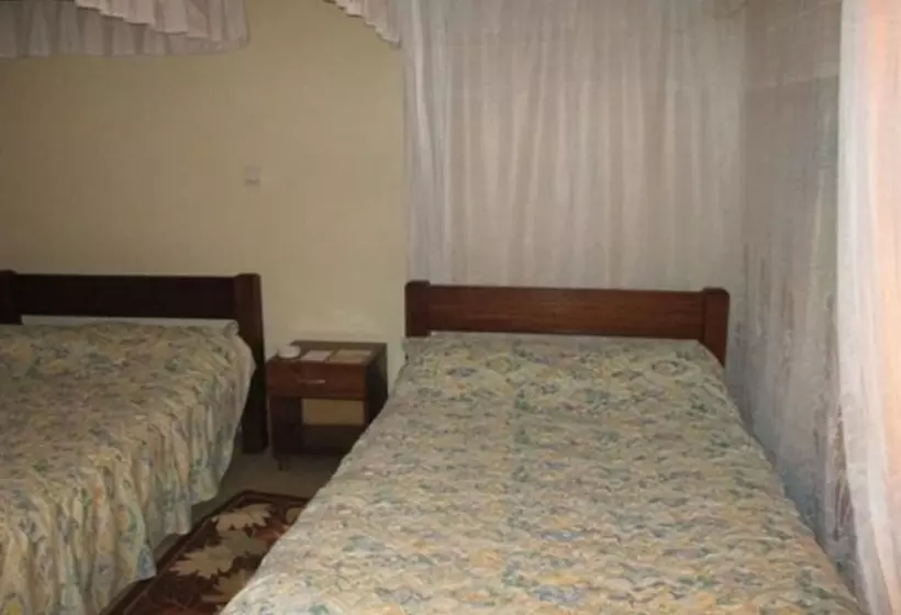 هتل Jambo Village