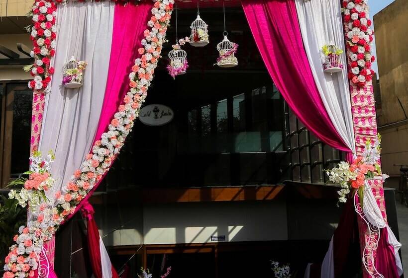 Отель Cs Boutique