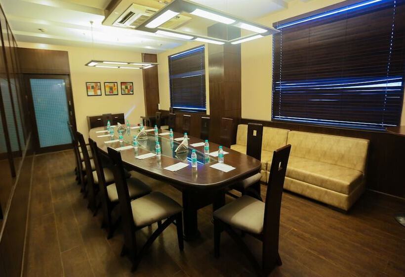 Отель Cs Boutique