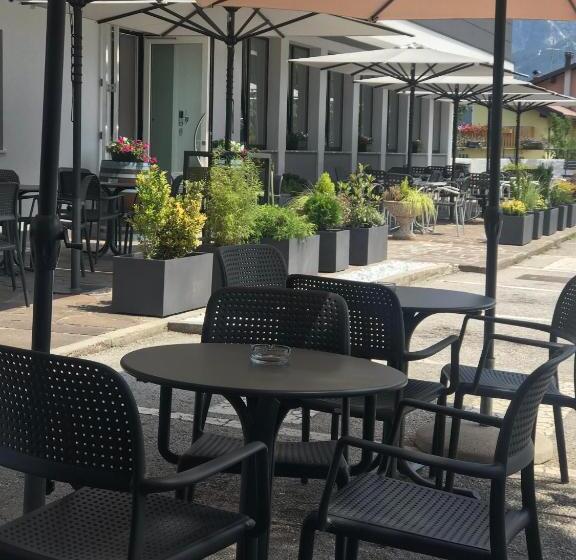 ホテル Monte Cimone