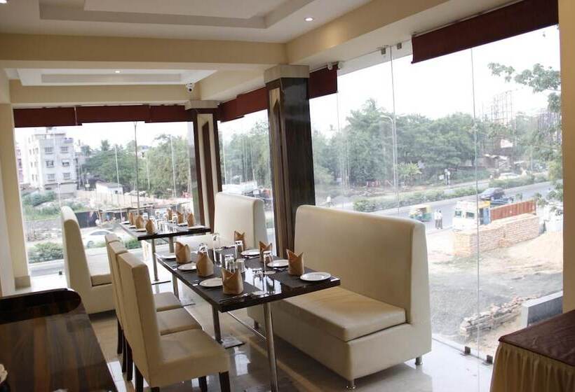 Отель Regenta Inn Larica