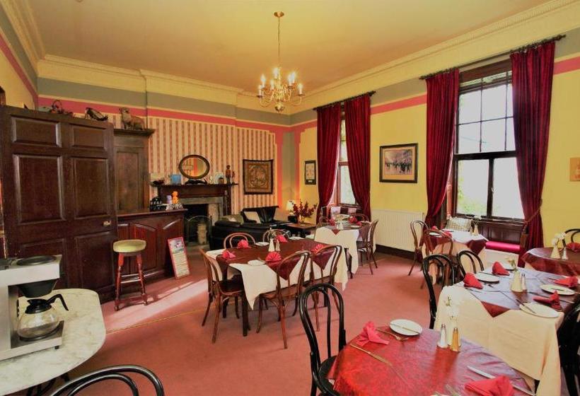 בית מלון כפרי The County