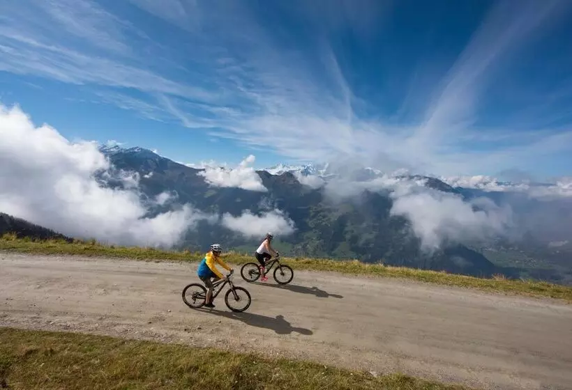 ホテル The Lodge Verbier