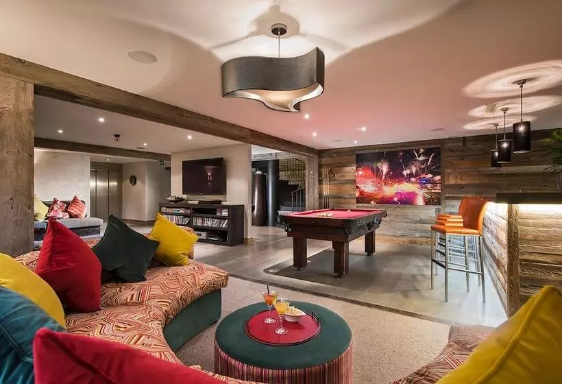 ホテル The Lodge Verbier