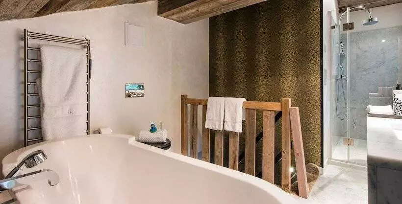 ホテル The Lodge Verbier