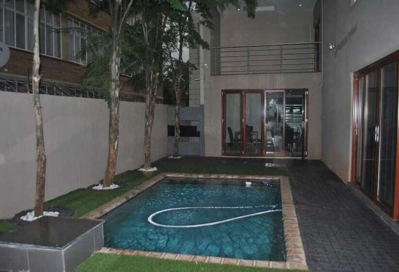 Hotel The Pillows Suite