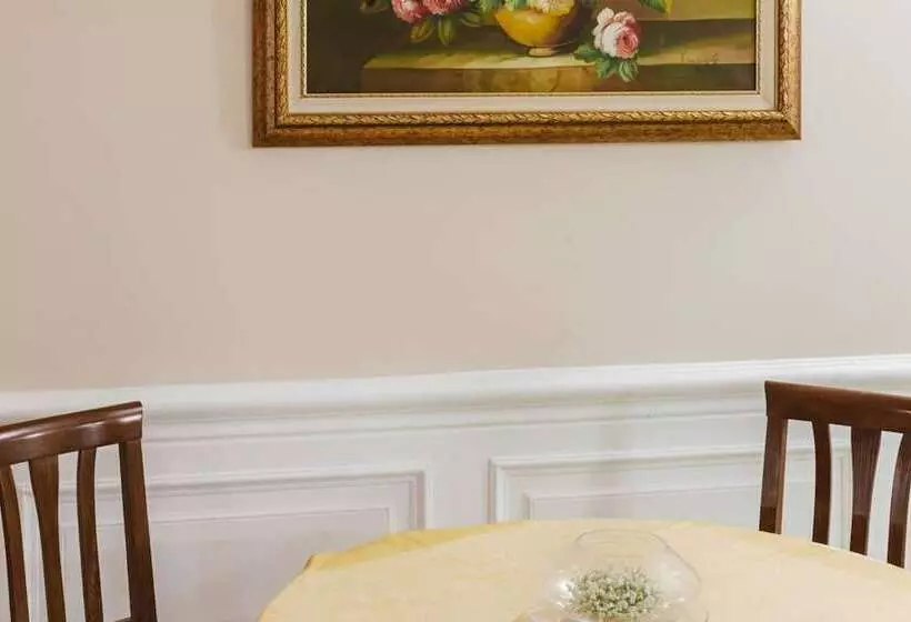 Hotelli Villa Del Sorriso