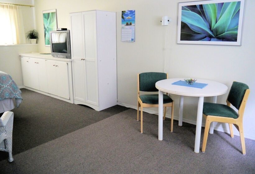 1 Of A Kind Sculpture B&b