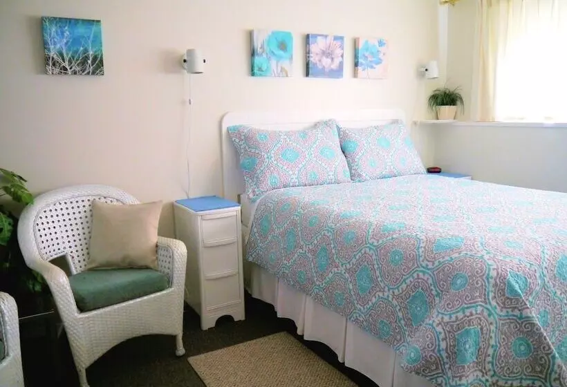 1 Of A Kind Sculpture B&b