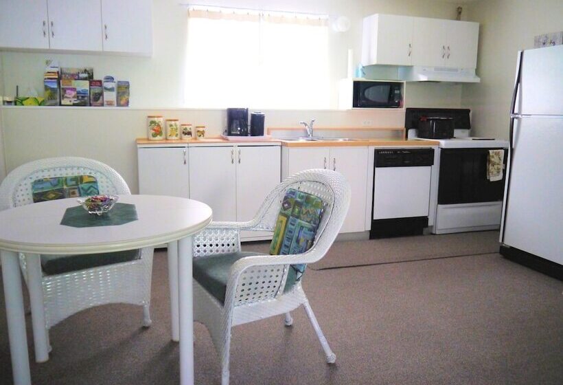 1 Of A Kind Sculpture B&b