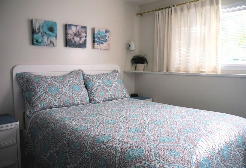 1 Of A Kind Sculpture B&b