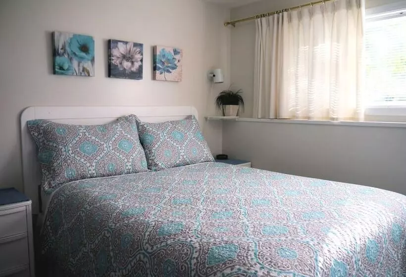 1 Of A Kind Sculpture B&b