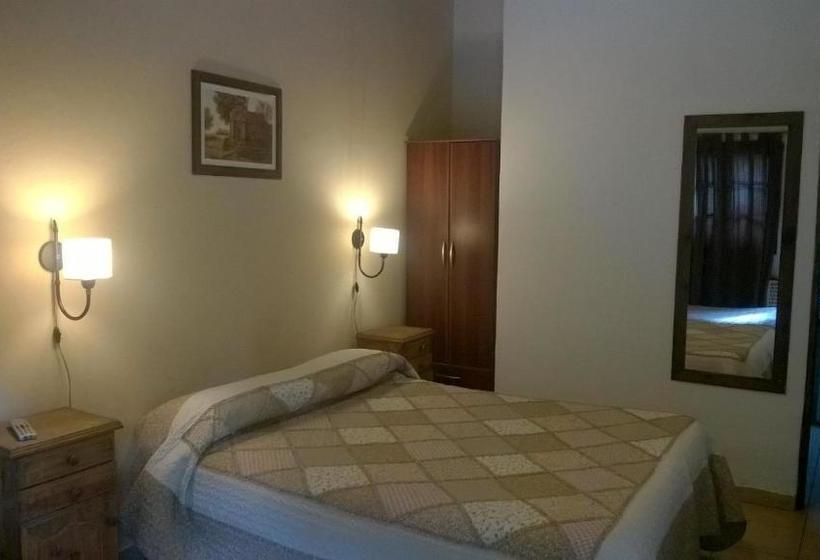 تختخواب و صبحانه Posada Chalet De Bassi