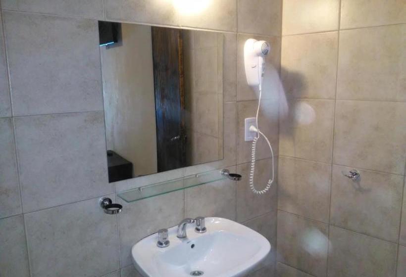 تختخواب و صبحانه Posada Chalet De Bassi