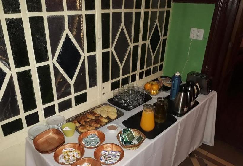 تختخواب و صبحانه Posada Chalet De Bassi