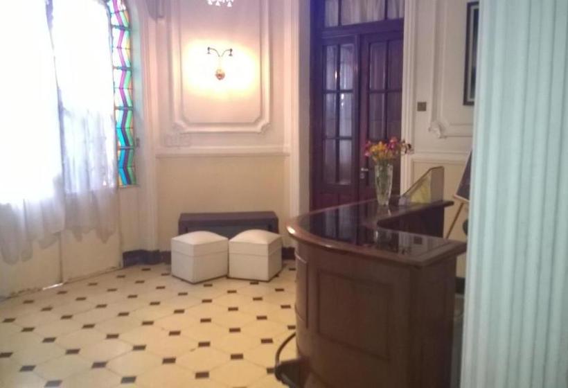 تختخواب و صبحانه Posada Chalet De Bassi