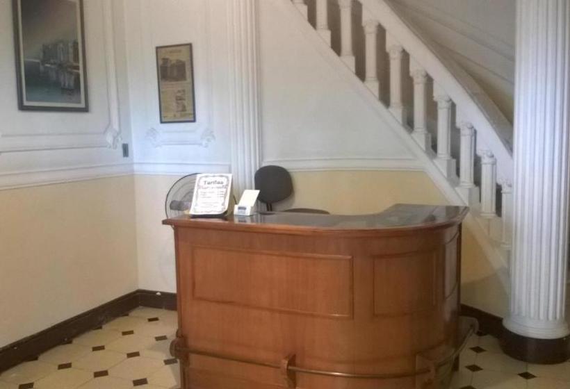 تختخواب و صبحانه Posada Chalet De Bassi