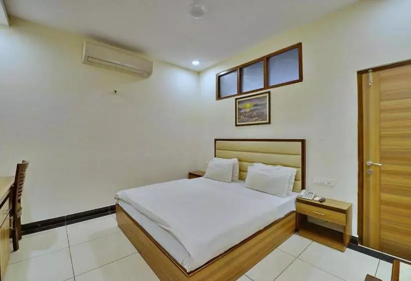 هتل Aricent Opposite Isbt Sector 17 Chandigarh