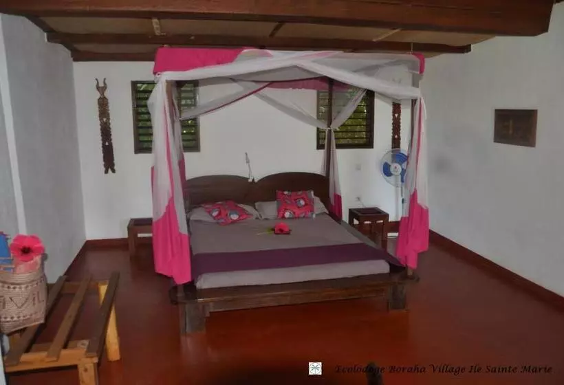 هتل Boraha Village Ecolodge
