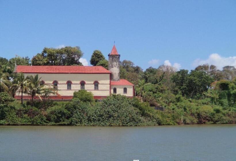 호텔 Boraha Village Ecolodge