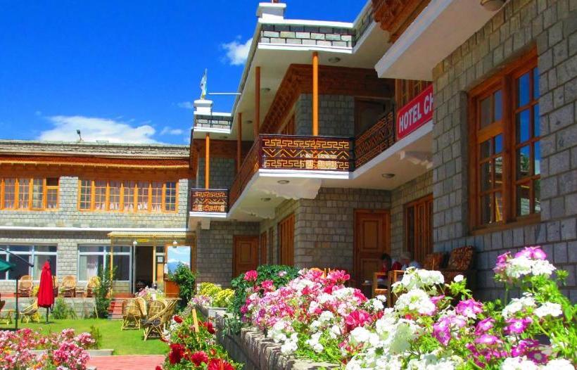 Hotelli Charu Palace