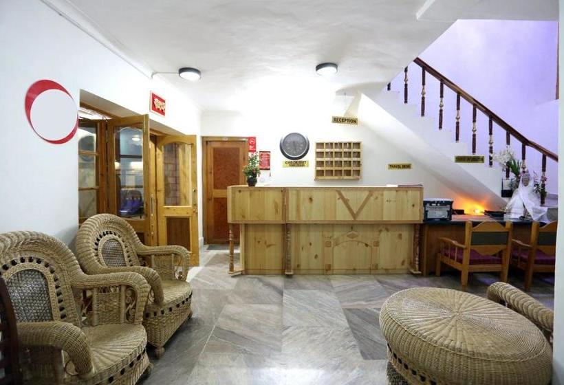 Hotelli Charu Palace