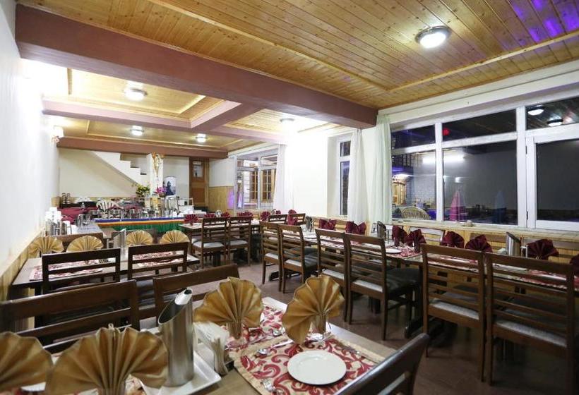 Hotelli Charu Palace