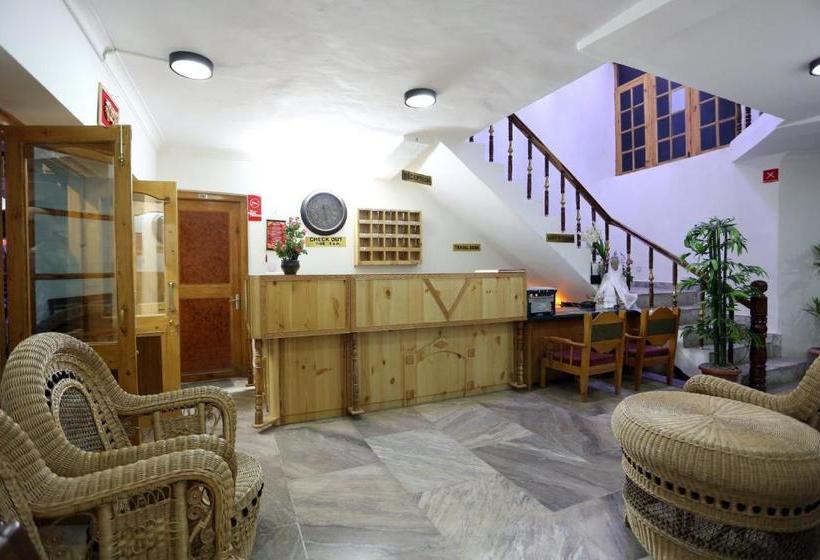 Hotelli Charu Palace