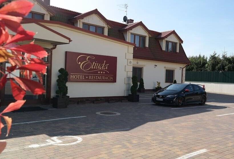 هتل Etiuda