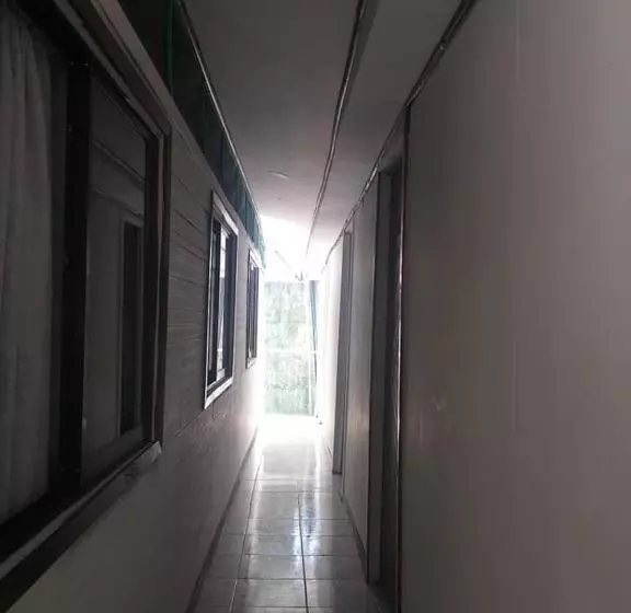 Hotelli Downtown Montezuma Hostel