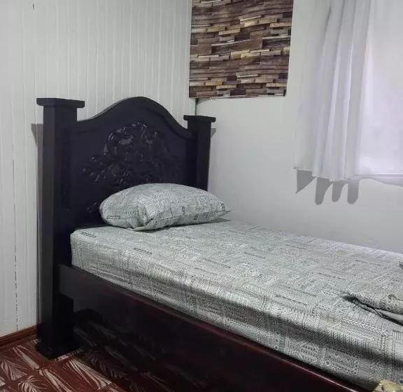 Hotelli Downtown Montezuma Hostel