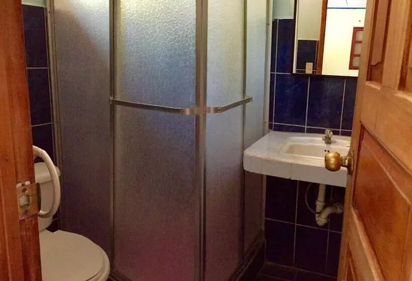 Hotelli Downtown Montezuma Hostel