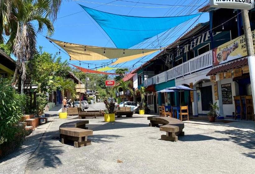 Отель Downtown Montezuma Hostel