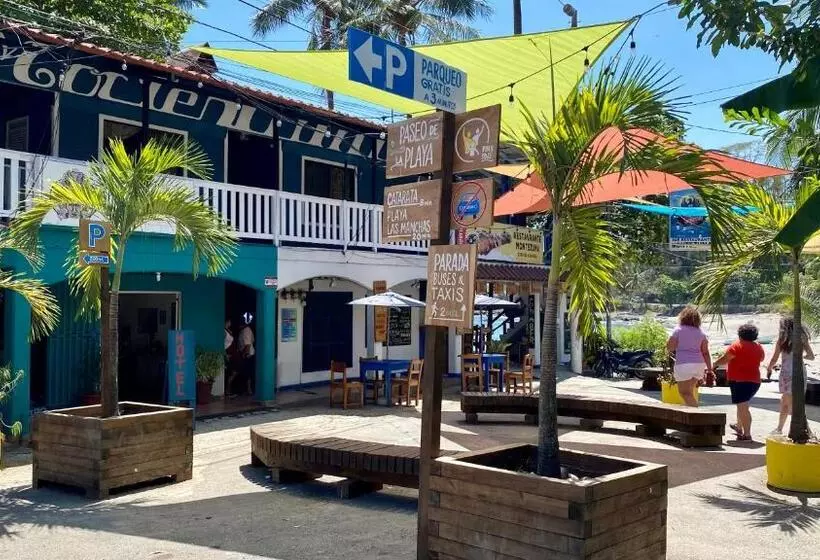 Hotelli Downtown Montezuma Hostel