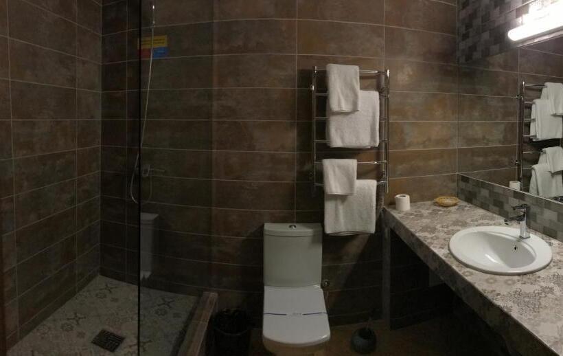 هتل Pivdenna Brama