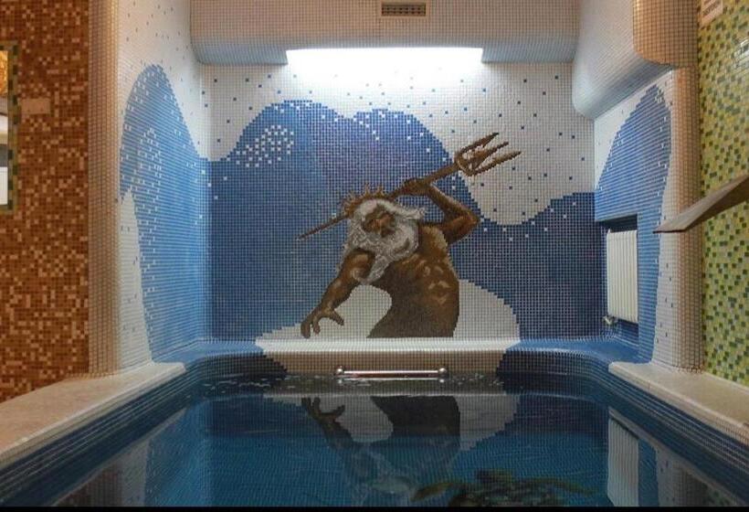 هتل Pivdenna Brama