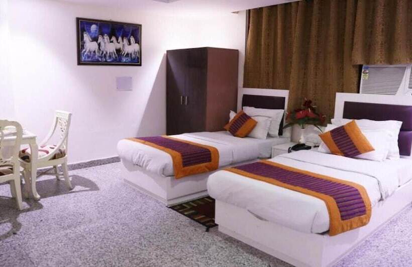 בית מלון כפרי The Paramont, Delhi