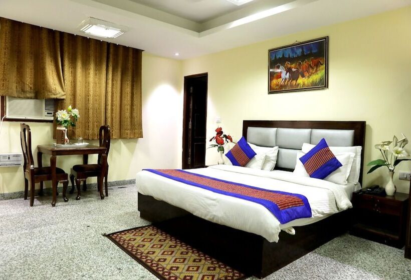 فندق The Paramont, Delhi