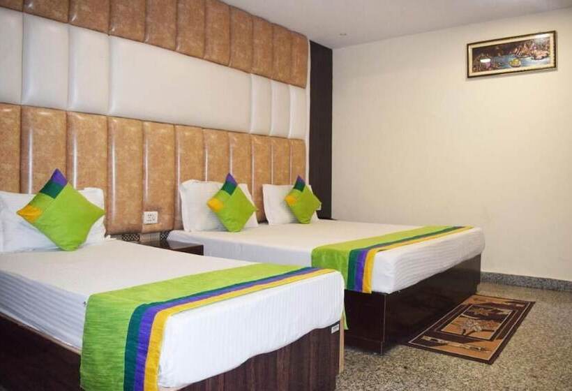 فندق The Paramont, Delhi