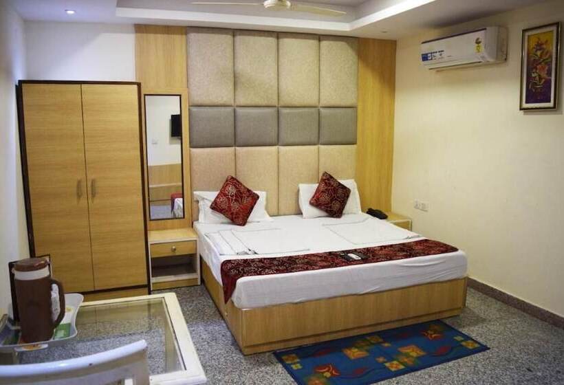 فندق The Paramont, Delhi