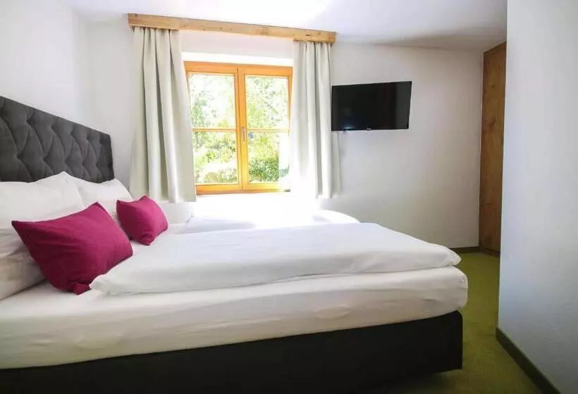 Kia Ora Hotel Restaurant