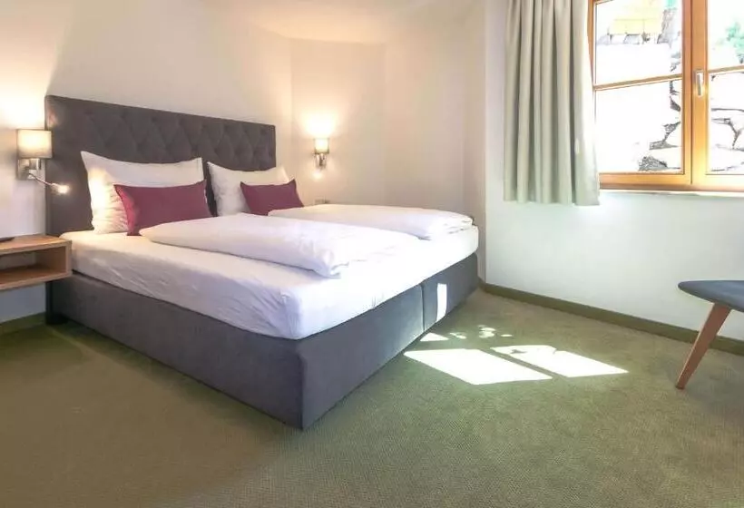 Kia Ora Hotel Restaurant