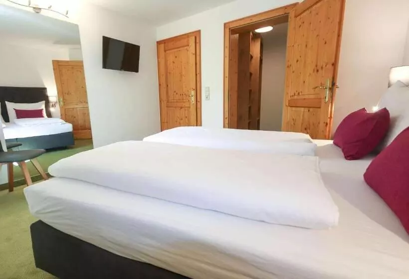 Kia Ora Hotel Restaurant