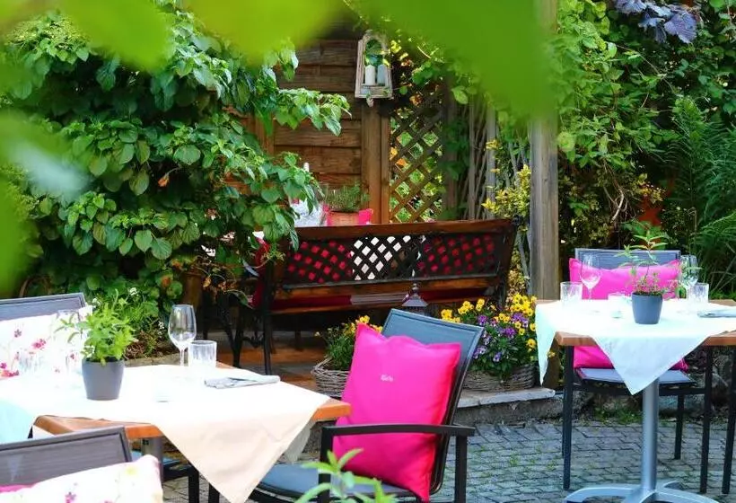 Kia Ora Hotel Restaurant